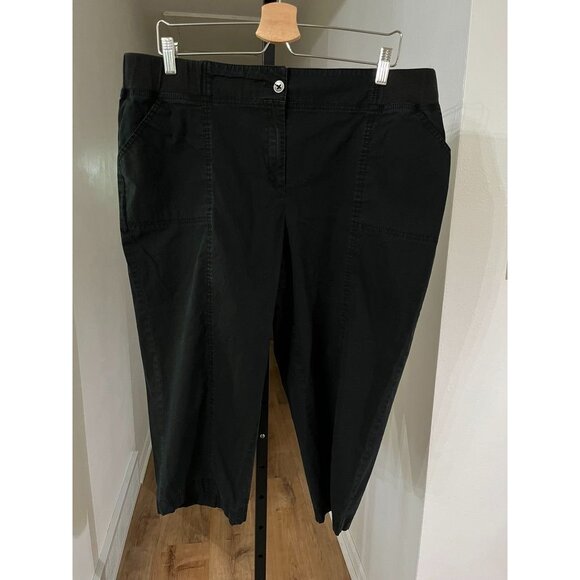 EUC Chico's Women's Black Capri Pants Size 3 - Picture 1 of 4